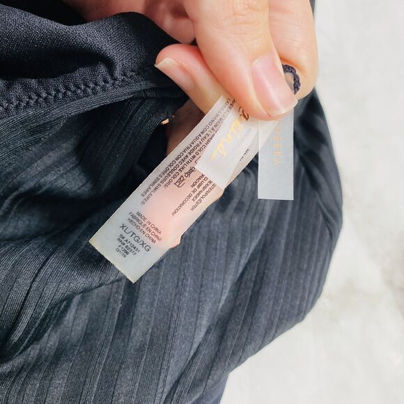 Raisins Juniors' Beach Cove Cheeky Textured Plunging One-Piece Black XL New - Picture 6 of 6